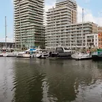 Houseboat-oostende * Остенде