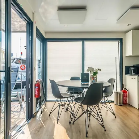 Houseboat-oostende * Ostende