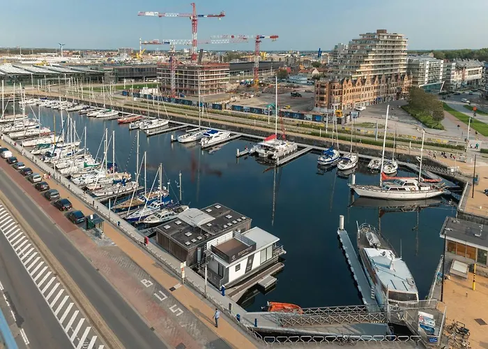 Houseboat-oostende 船屋 *