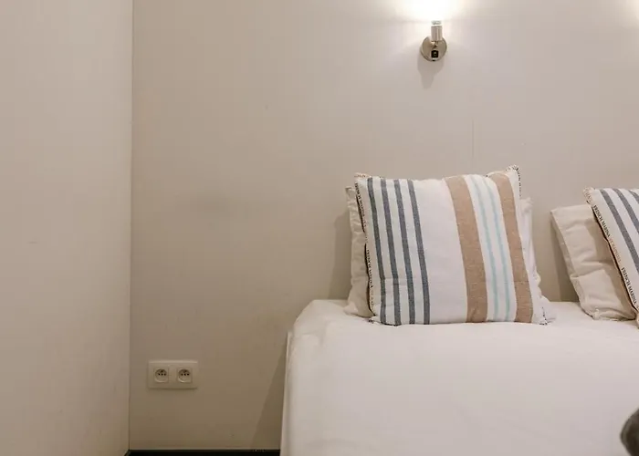 Houseboat-oostende Hotel na wodzie