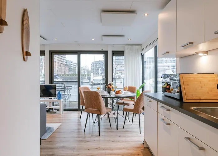 Houseboat-oostende Hotel na wodzie Ostenda