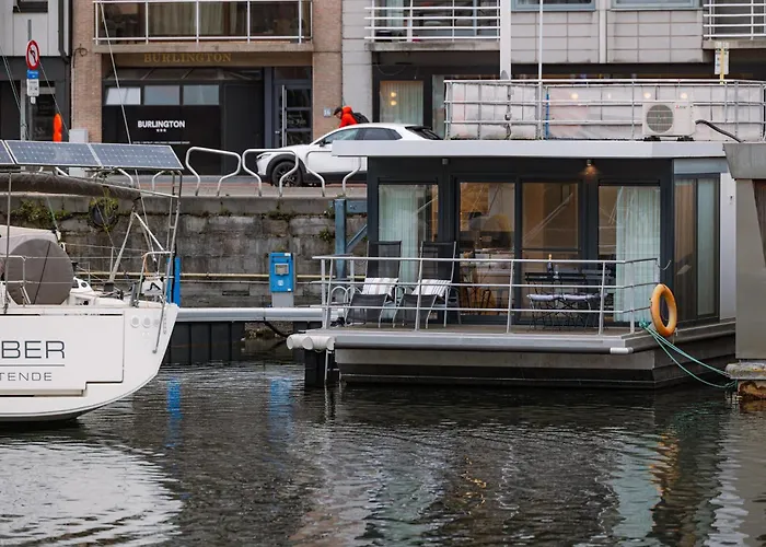 Houseboat-oostende Hotel na wodzie Ostenda