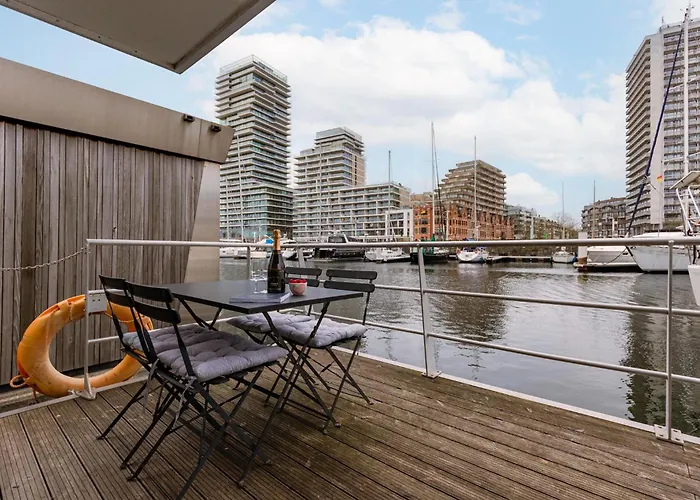 Houseboat-oostende Hotel na wodzie