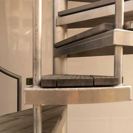 Houseboat-oostende Ostend